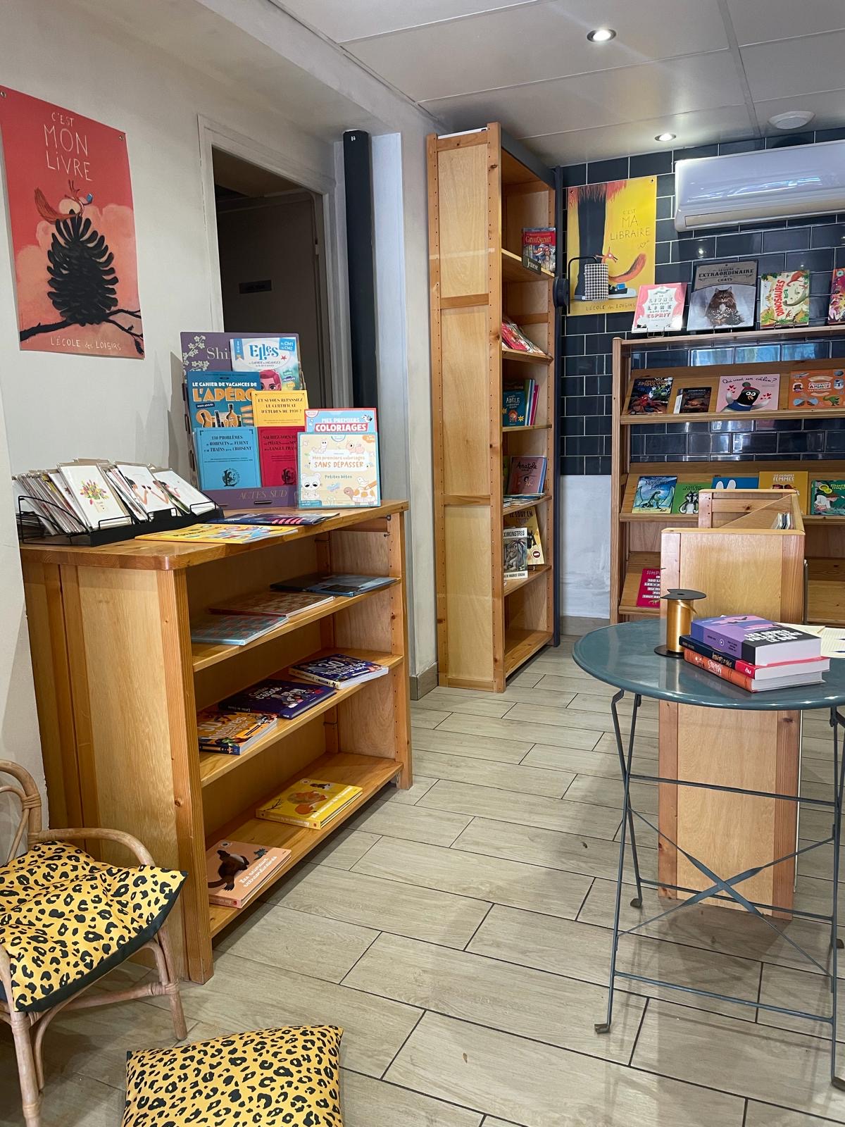 Coin jeunesse de la librairie